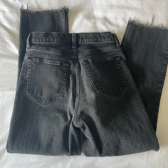 The Ankle Straight High Waisted Jeans - Abercrombie & Fitch - Picture 3 of 4